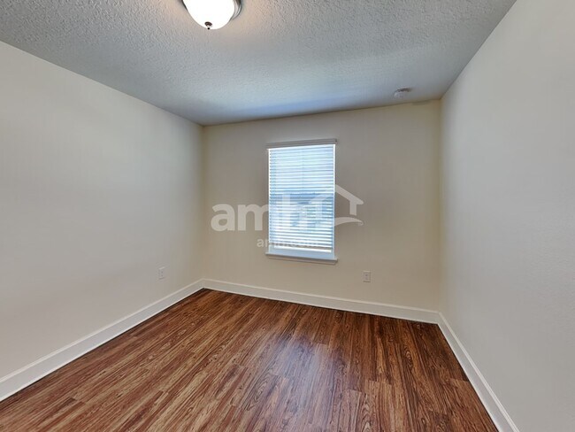 Building Photo - 4714 Reisswood Loop