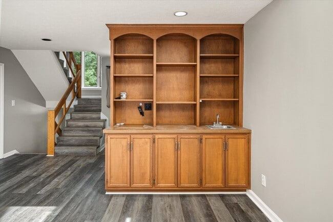 Building Photo - TownHouse In Prospect !