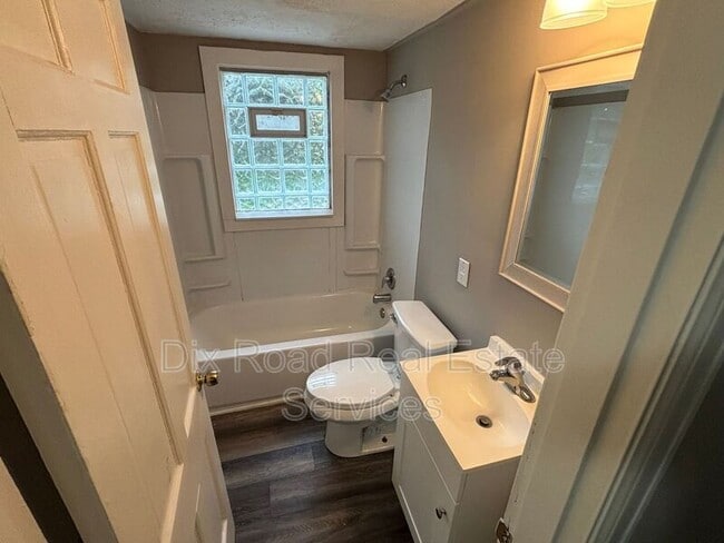 Building Photo - 1111 Richmond Ave