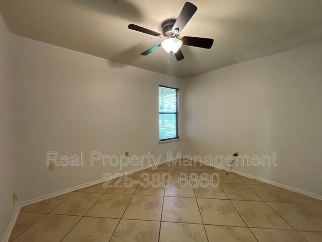 Building Photo - 13640 Rampart Ct