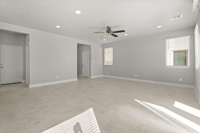 Building Photo - 6688 Zachary Rd NE