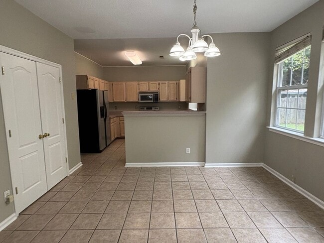 Building Photo - 223 Woodburne Ln
