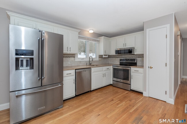 Building Photo - 10 Apple Tree Rd