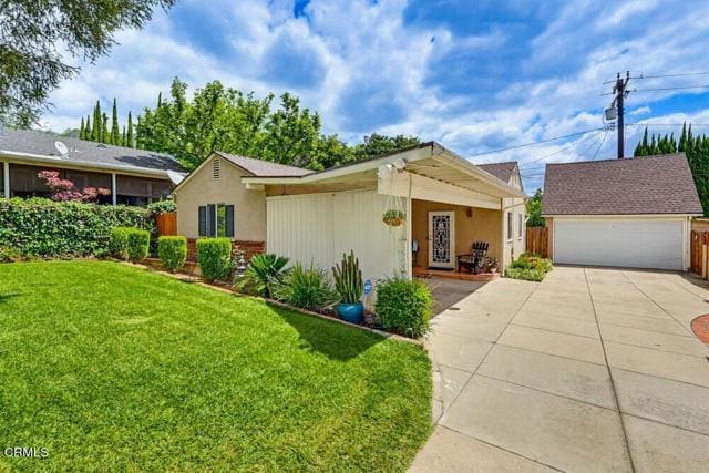 Building Photo - 1608 N Grand Oaks Ave