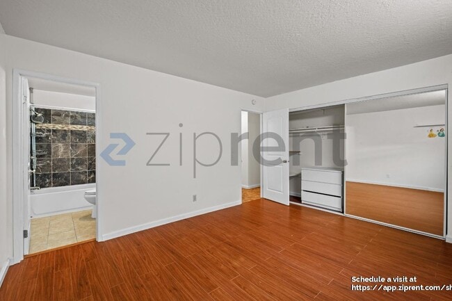 Building Photo - 32445 Lake Barlee Ln