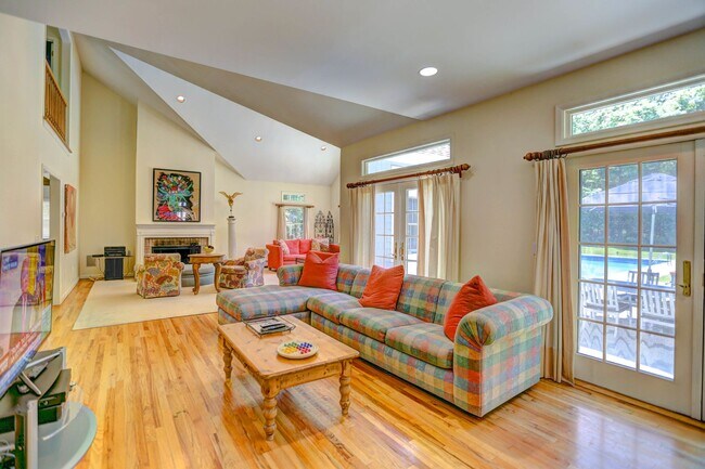 Building Photo - 14 Mountain Laurel Ln