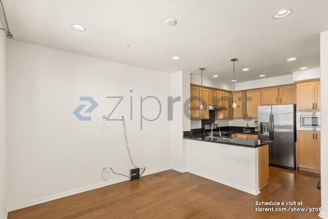 Building Photo - 1505 Coyote Creek Way