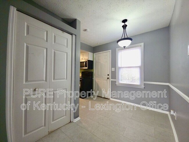 Building Photo - 305 Lake St