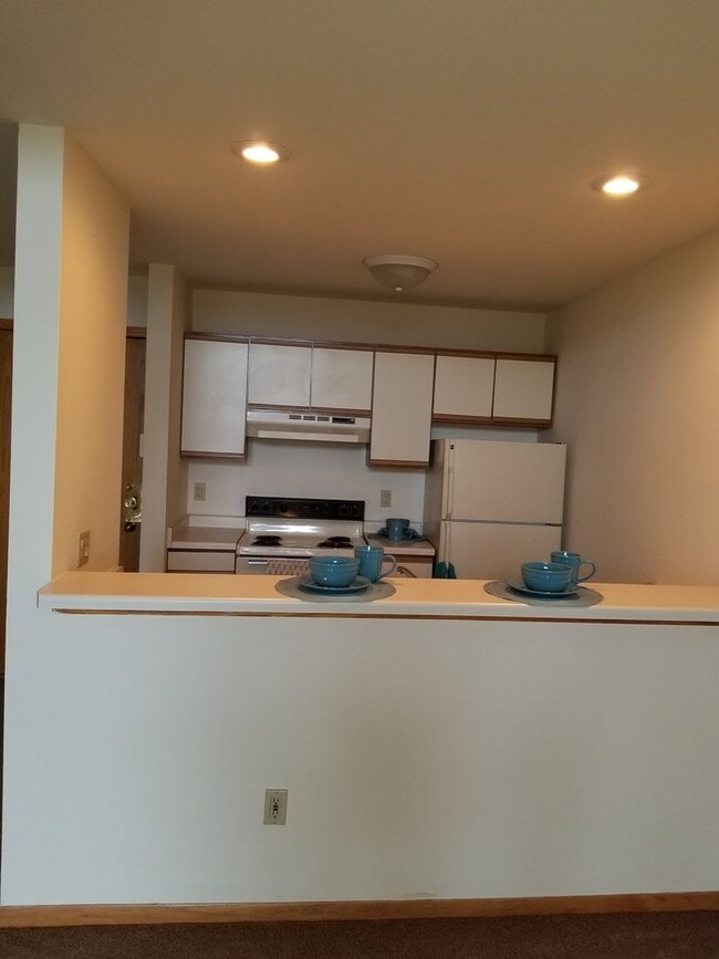 Building Photo - Affordable one bedroom on the Northside av...