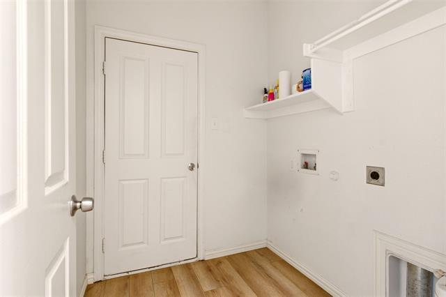 Building Photo - 2201 Willow Creek Dr