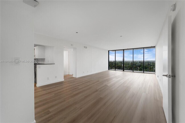 Building Photo - 780 NE 69th St