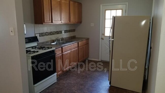 Building Photo - 4050 Esseldale Dr
