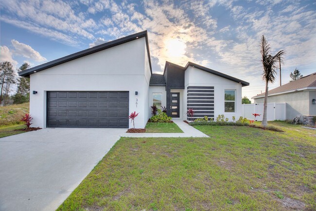 Building Photo - 361 Begonia Ct