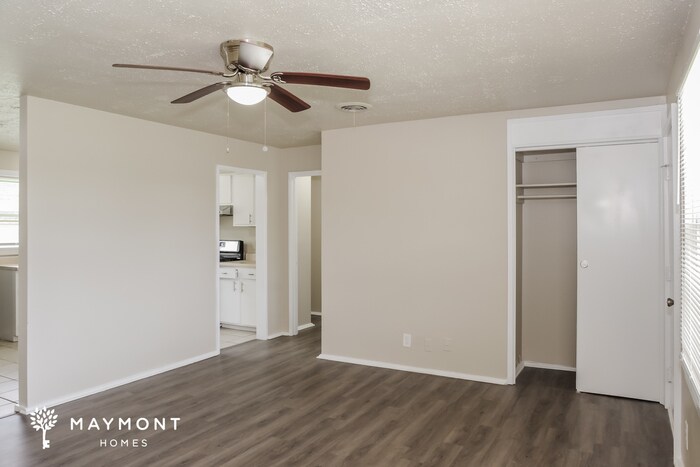 Building Photo - 111 Grant Dr