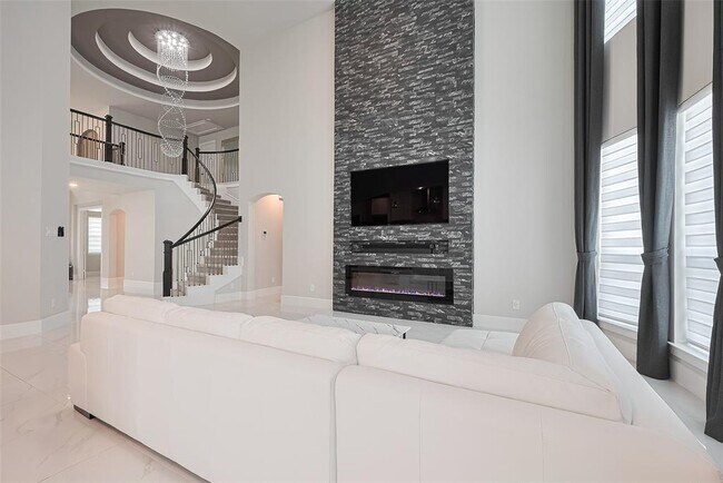 Building Photo - 12115 Ballshire Pines Dr