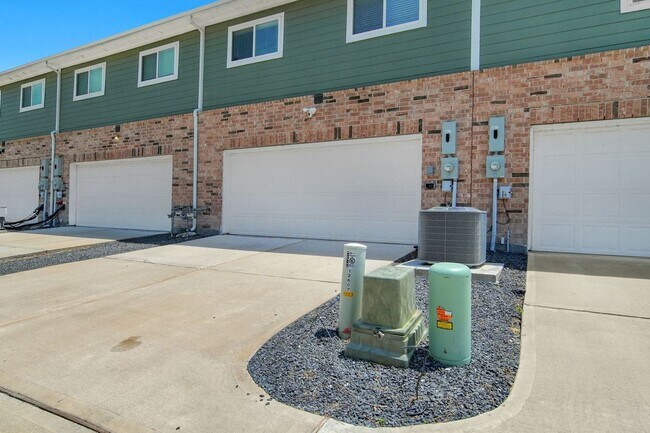 Building Photo - 12607 Taymouth Manor Dr