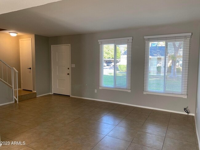 Building Photo - 6617 S Granada Dr