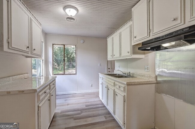 Building Photo - 1367 Canterbury Rd