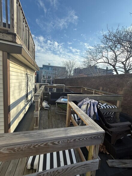 Building Photo - 527 E 3rd St