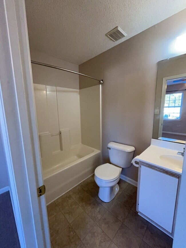 Building Photo - 809 Timberlake Trail