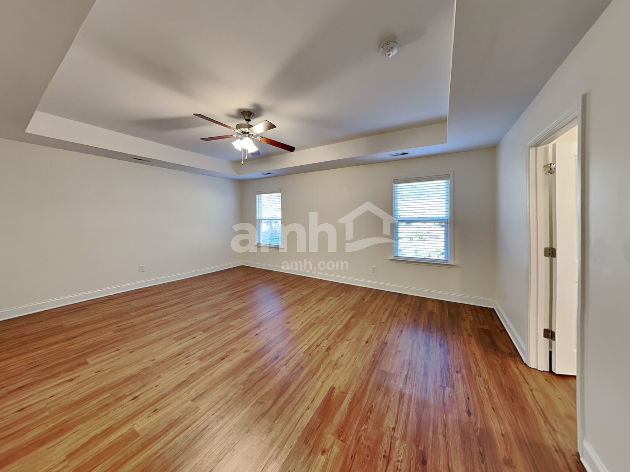 Building Photo - 206 Southfork Ln