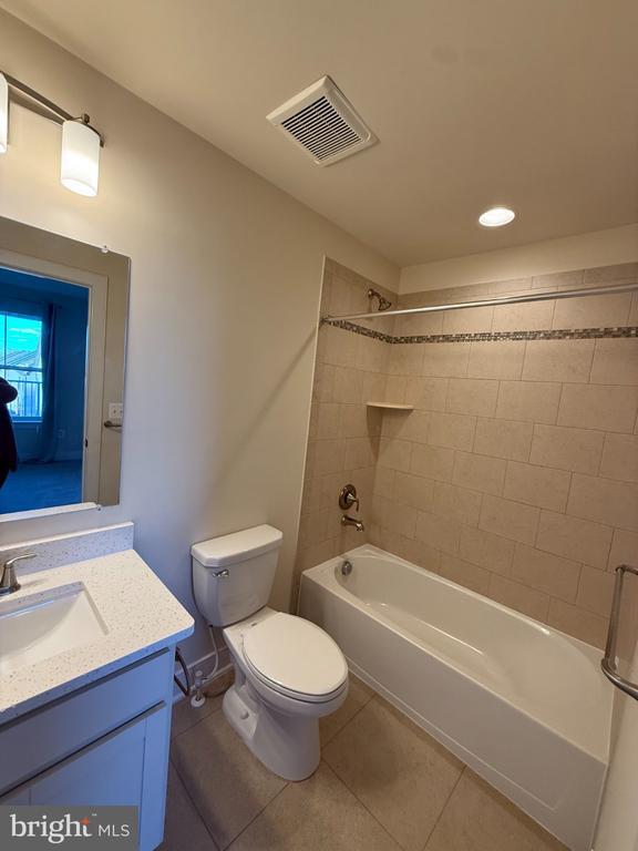 Building Photo - 189 Green Poplar Loop