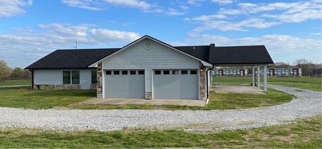 Building Photo - 9969 Glen Rd