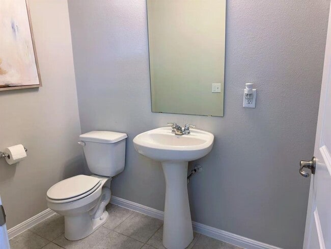 Building Photo - 9709 Morning Iris Dr