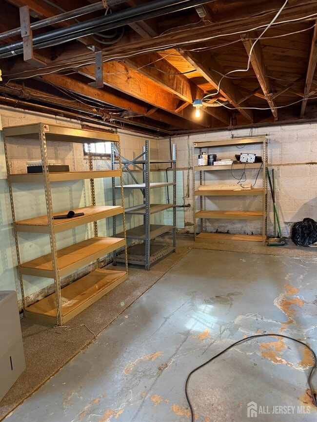 Building Photo - 20 Broadway