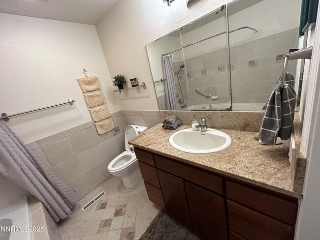 Building Photo - 655 E Riverview Cir