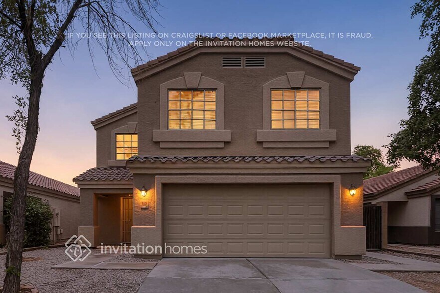 Building Photo - 423 S Sabrina