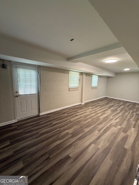 Building Photo - 105 Laurel Ct