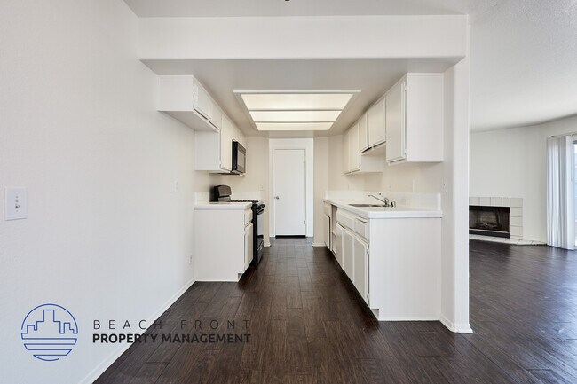 Building Photo - 1035 Raymond