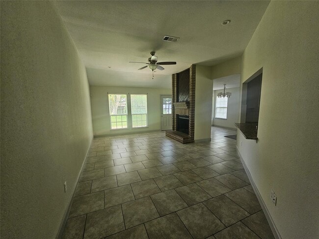 Building Photo - 3206 Pebble Lake Dr