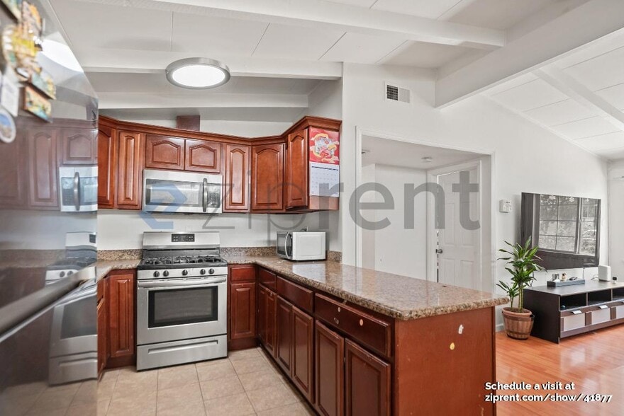 Building Photo - 28179 Tampa Ave
