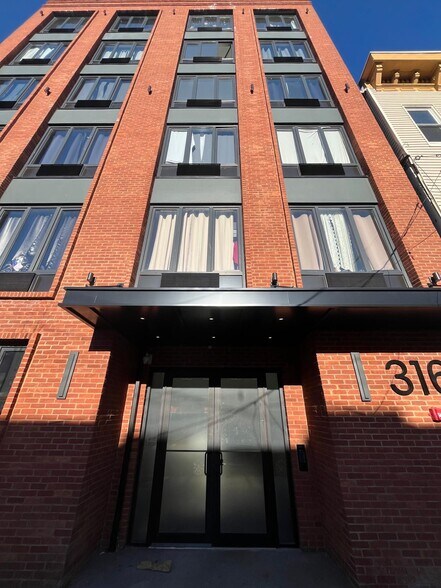 Building Photo - 319 Forrest St