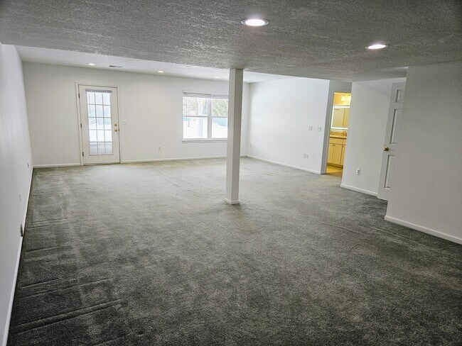 Building Photo - 3956 Bridle Pass