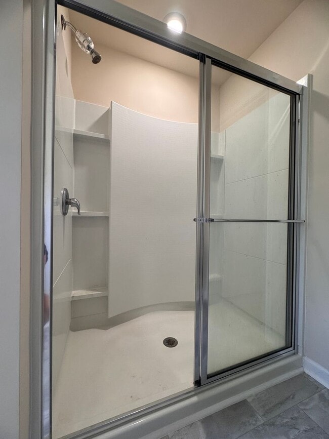 Building Photo - 3BR 2.5BA Townhome
