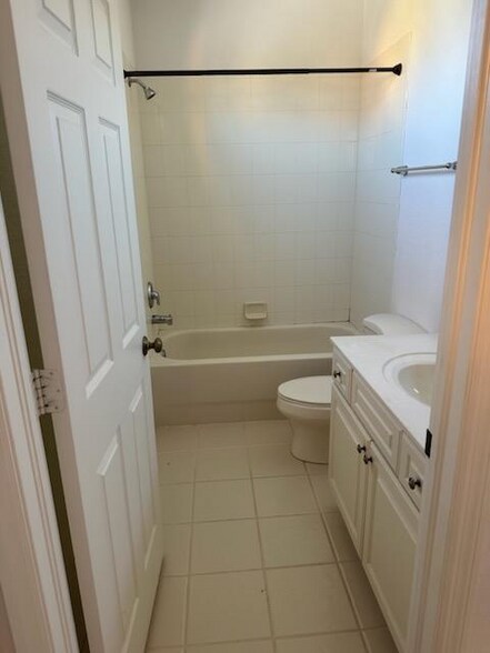 Building Photo - 16114 Via Solera Cir