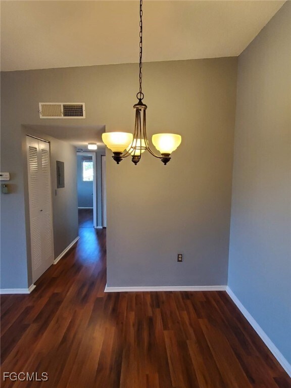 Building Photo - 5713 Foxlake Dr