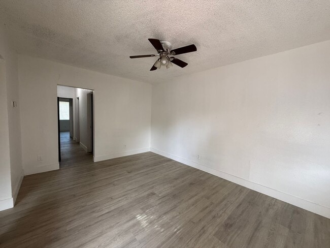 Building Photo - 2 bedroom apartment for rent