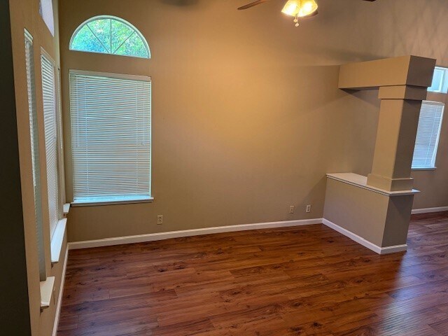 Building Photo - 2440 Julliard Cir