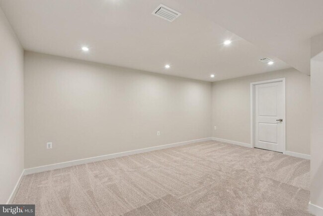 Building Photo - 9005 Owensby Dr