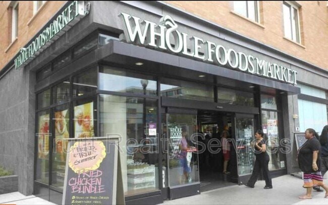 Building Photo - 1230 23rd St NW