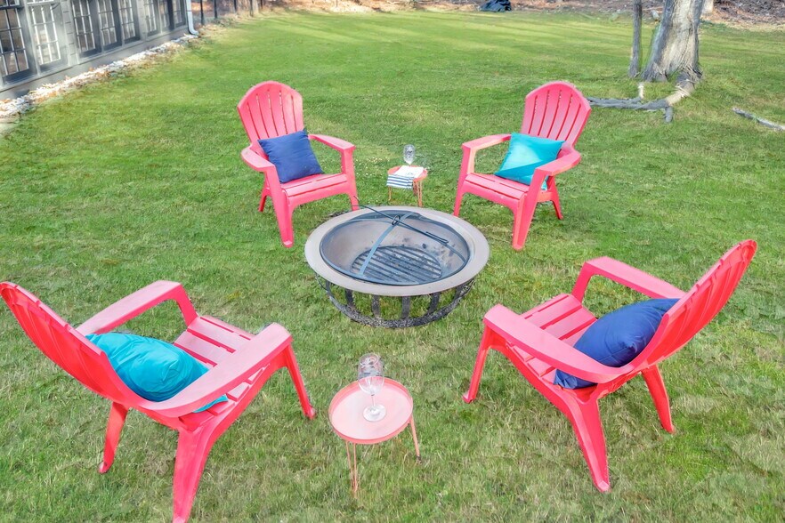 Building Photo - 100 Brookwood Ln