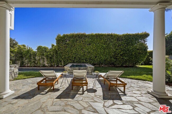 Building Photo - 7335 Birdview Ave