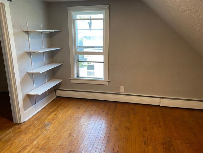 Building Photo - 3 Bed 1 Bath Single Family Home in Rhinelander