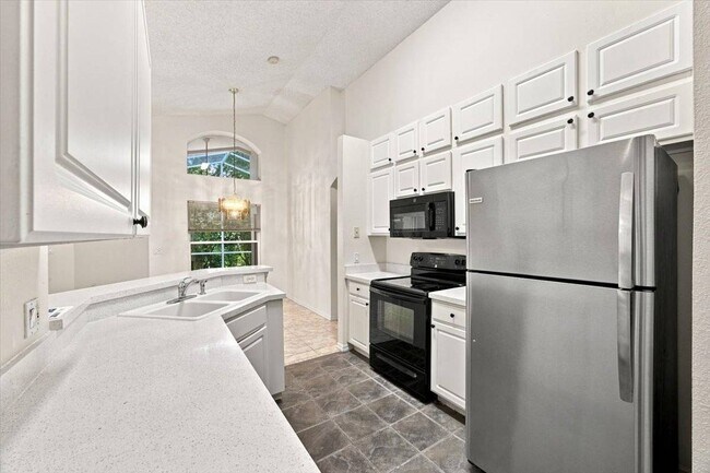 Building Photo - 2393 Paulette Dr