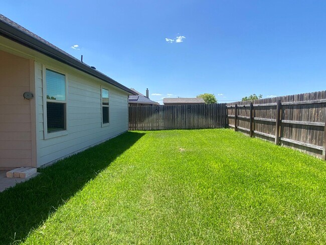 Building Photo - 240 Bethann Dr