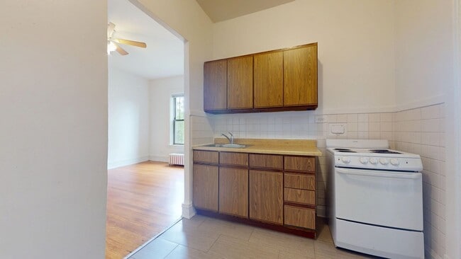 Interior Photo - 5300-5308 S. Hyde Park Boulevard
